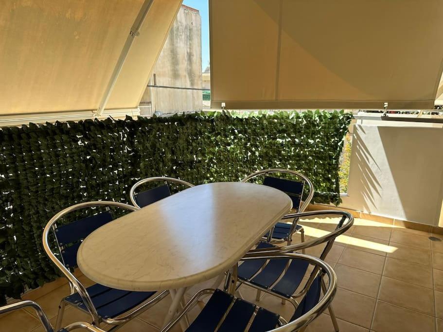 Riviera Beach, Seaside Spacious Apt. Anavyssos Bagian luar foto